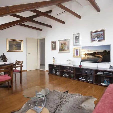 Belvedere Apartment *